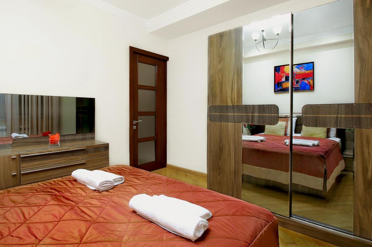 3 Bedroom Apartment Near Republic Square เยเรวาน ภายนอก รูปภาพ